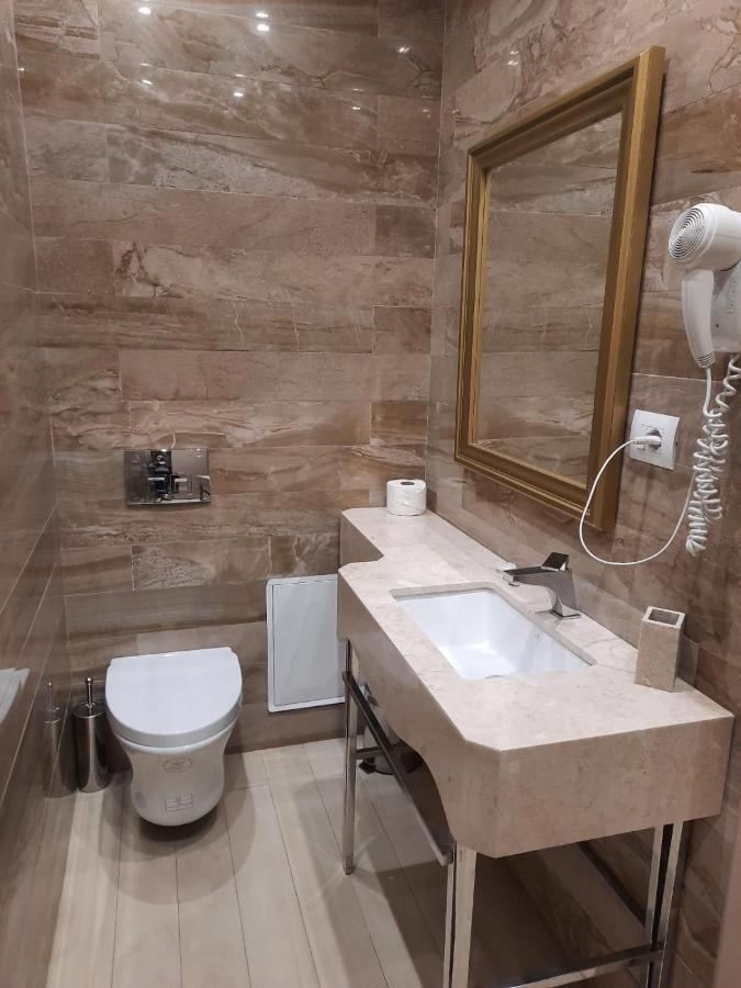 Hotel Rezidenca Desaret Berat Esterno foto