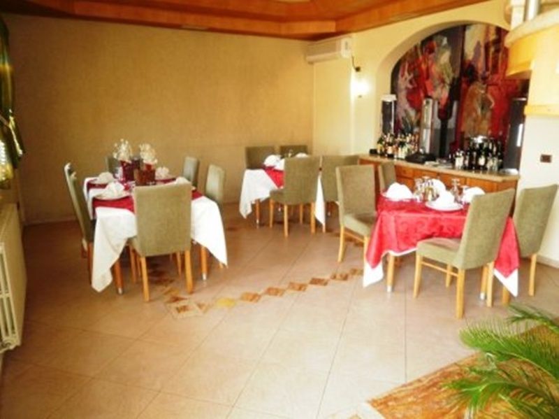 Hotel Rezidenca Desaret Berat Esterno foto