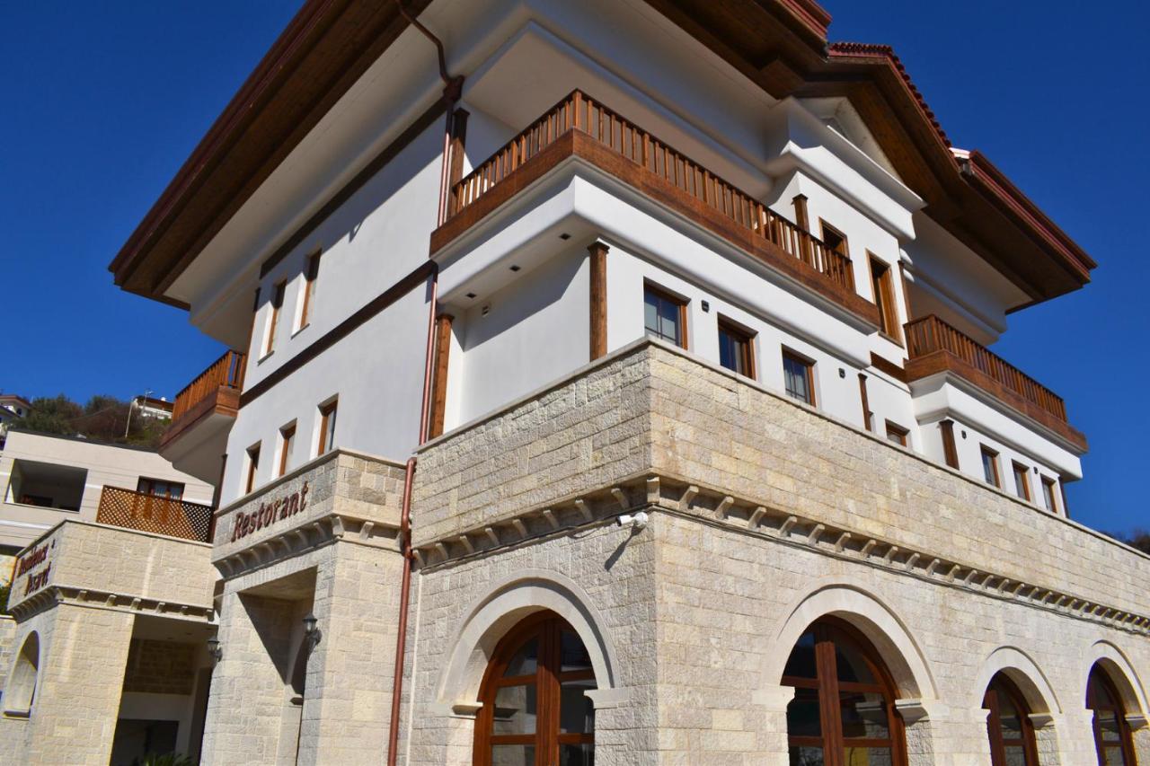 Hotel Rezidenca Desaret Berat Esterno foto