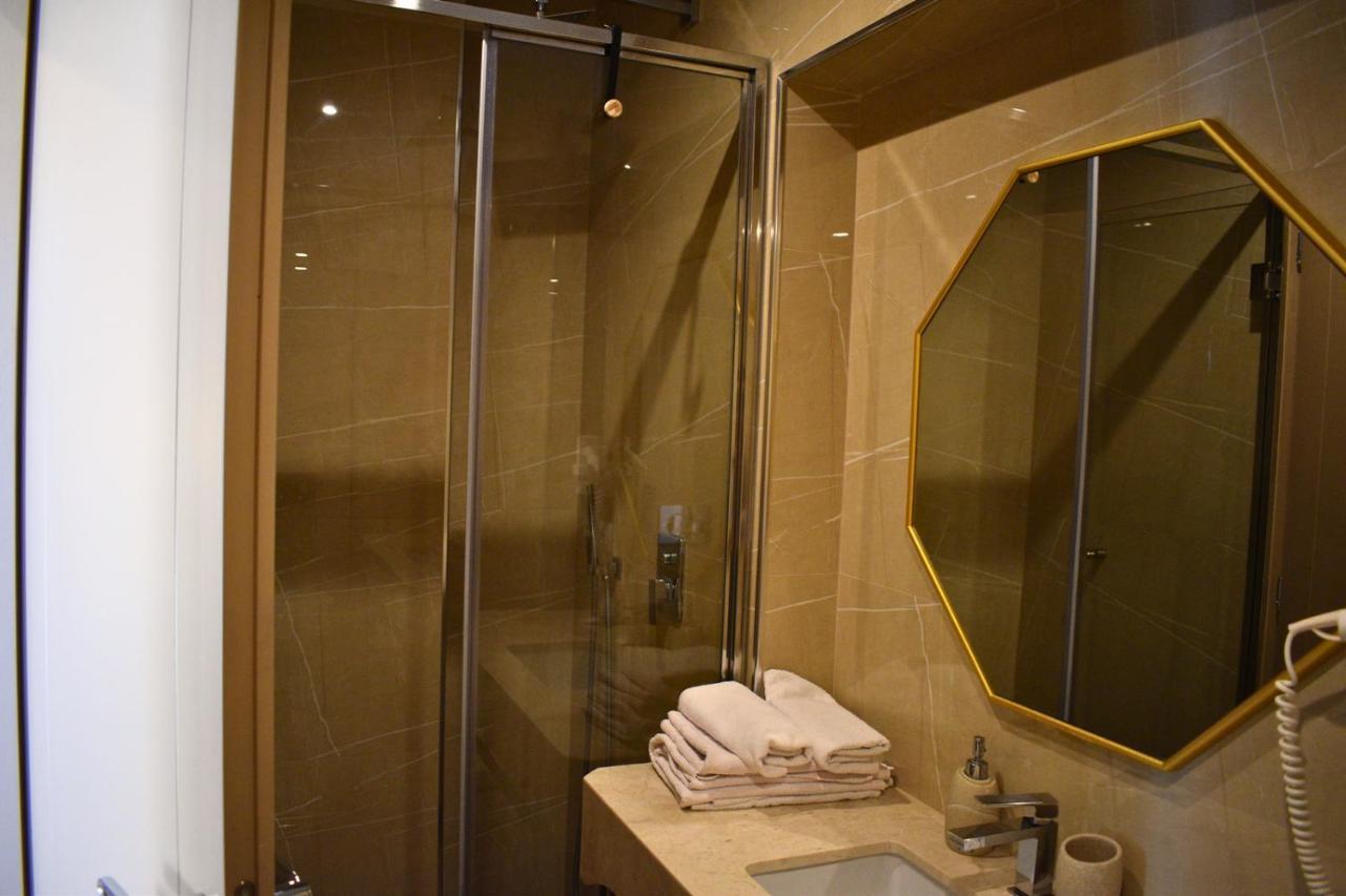 Hotel Rezidenca Desaret Berat Esterno foto