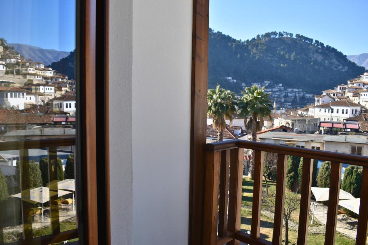 Hotel Rezidenca Desaret Berat Esterno foto