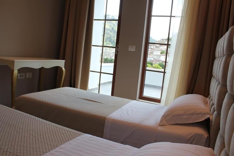 Hotel Rezidenca Desaret Berat Esterno foto