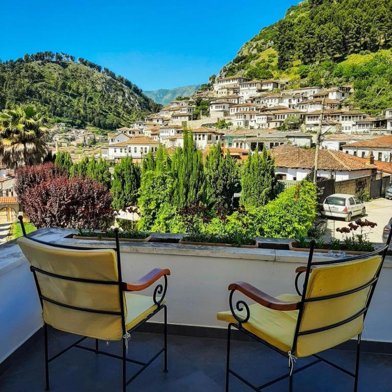 Hotel Rezidenca Desaret Berat Esterno foto